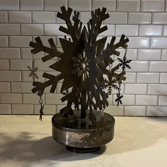Vintage Metal Silver Snowflake Musicbox Decor - Picture 3 of 17